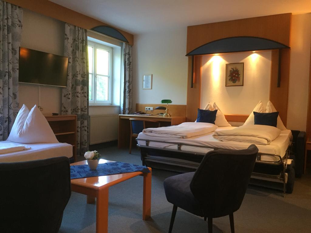 Hotel Goldenes Schiff Энгельхартсцелль Экстерьер фото